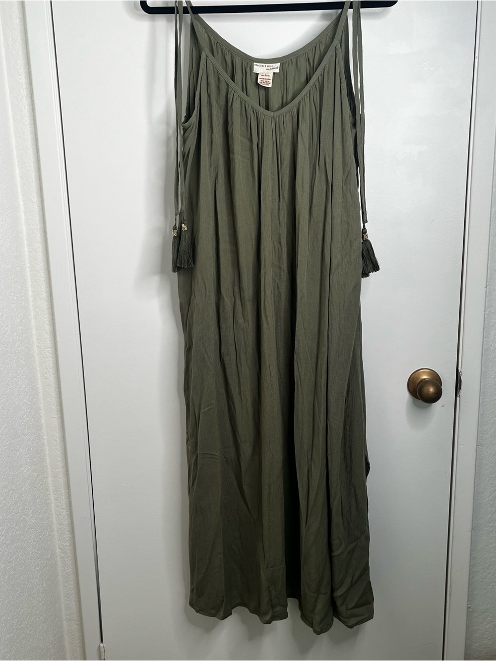 Beaches & Boho Flowy Maxi Dress Sz L Olive Green Resort Wear Boho Tassels Slits